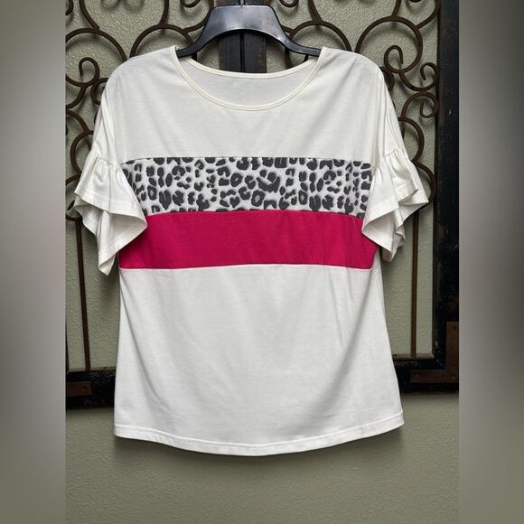 Boutique Janie short ruffle sleeve block top - Picture 2 of 4